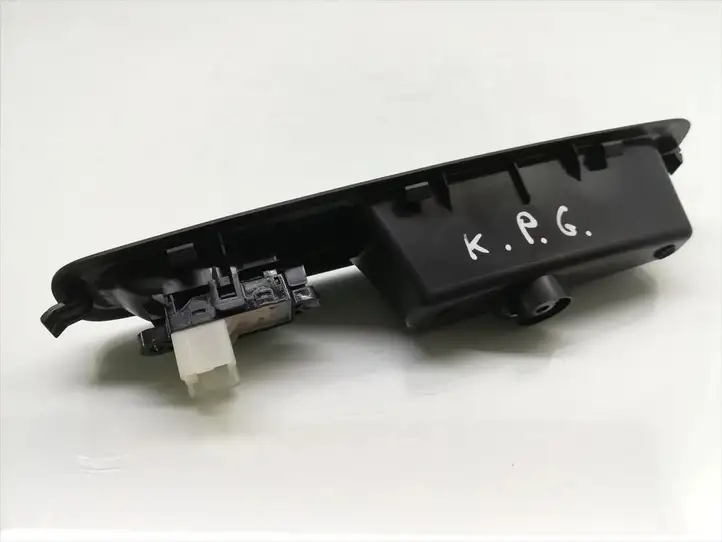 Renault Kadjar (2015 - 2018) 829508687R Кнопка стеклоподъемников — фото 4