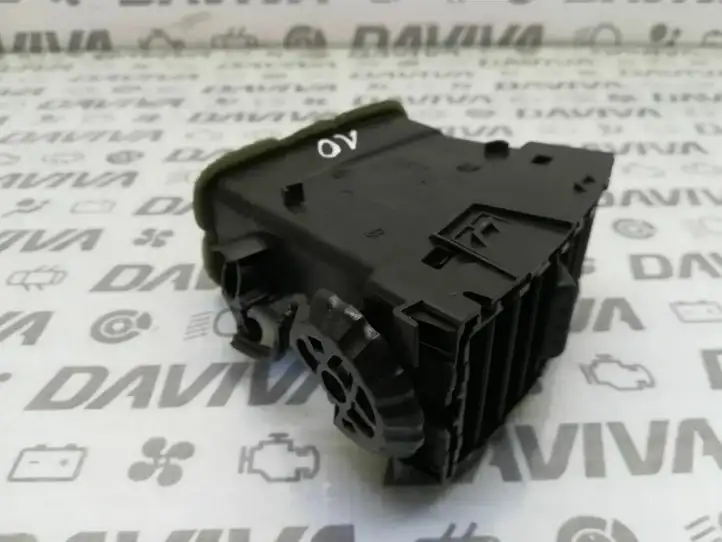 Nissan Micra (2003 - 2007) 68750-AX600 Боковой воздушный дефлектор — фото 2