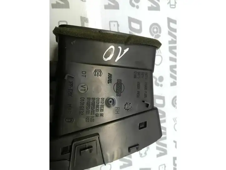 Nissan Micra (2003 - 2007) 68750-AX600 Боковой воздушный дефлектор — фото 4