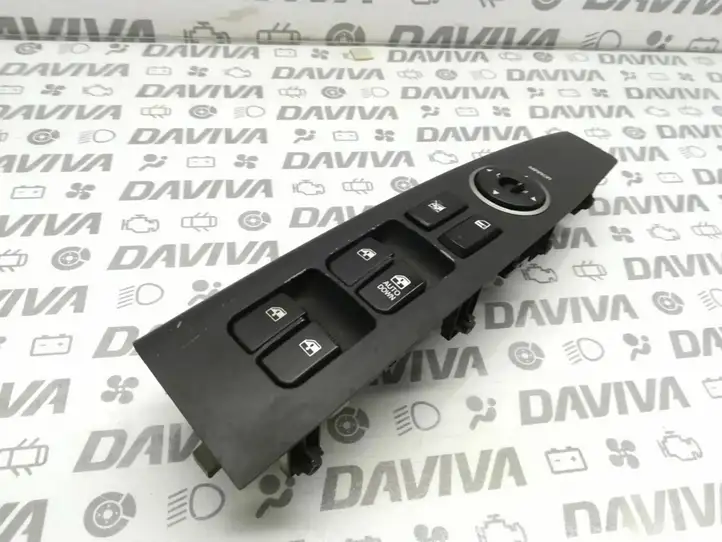Hyundai Santa Fe (2005 - 2009) 3714951110 Блок кнопок стеклоподъемников — фото 1