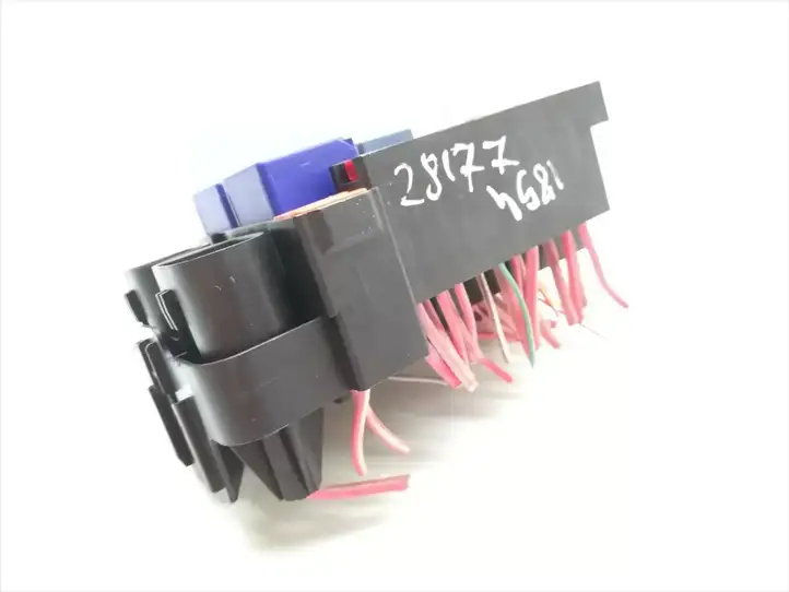 Renault Scenic III - Grand scenic III (2009 - 2016) 1801330-1C Блок предохранителей — фото 3