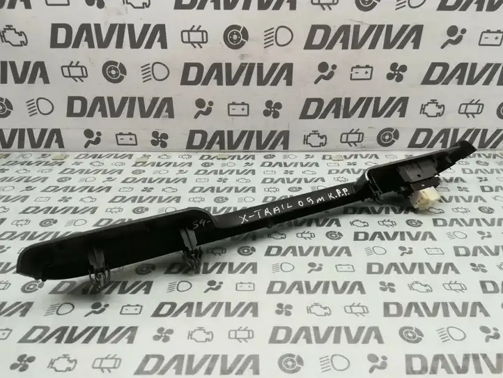 Nissan X-Trail T30 (2001 - 2007) 82948-8H300 Накладка кнопки стеклоподъемника — фото 2