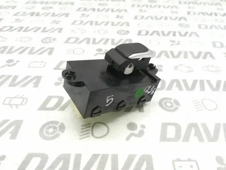 Kia Soul (2014 - 2016) 93580B2010 Кнопка стеклоподъемников — фото 2