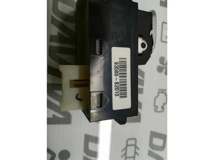 Kia Soul (2014 - 2016) 93580B2010 Кнопка стеклоподъемников — фото 4