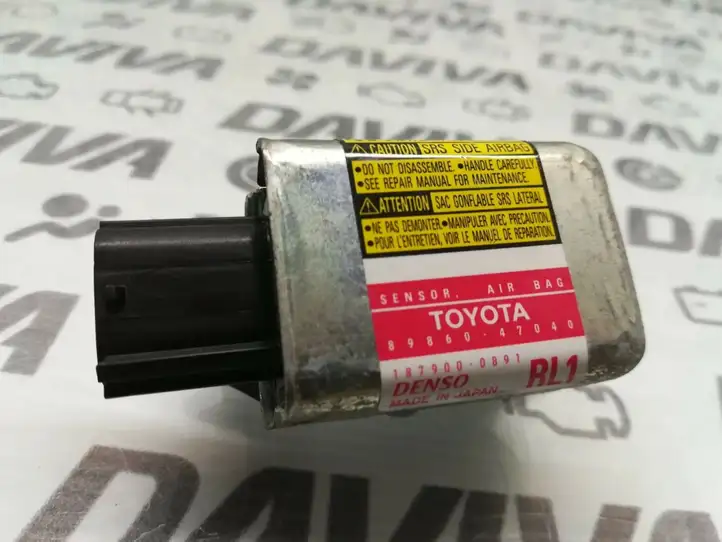 Toyota Prius (XW20) (2003 - 2009) 89860-47040 Датчик удара SRS — фото 4
