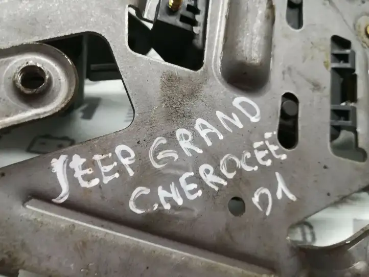 Jeep Grand Cherokee (WJ) (1998 - 2004) Замок крышки багажника — фото 4