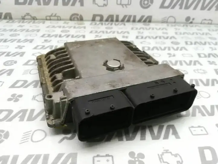 Skoda Roomster (5J) (2010 - 2015) 03F906070AR Блок управления двигателем (ЭБУ) — фото 1