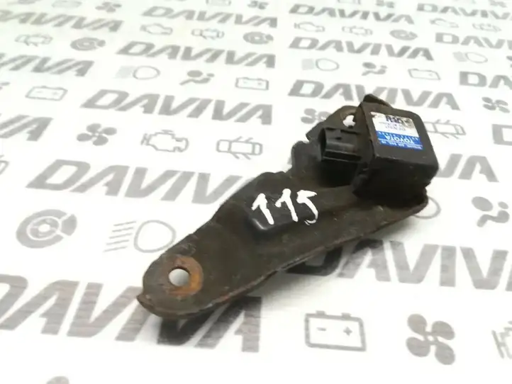 Toyota Prius (NHW20) (2003 - 2009) 89173-47040 Датчик удара SRS — фото 1