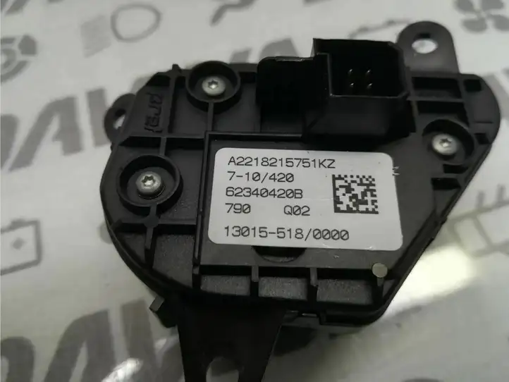 Mercedes-Benz S W221 (2005 - 2013) A2218215751 Кнопки на рулевом колесе — фото 4
