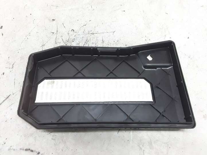 Porsche Cayenne (9PA) (2002 - 2010)  7L0864643B Крышка ящика аккумулятора