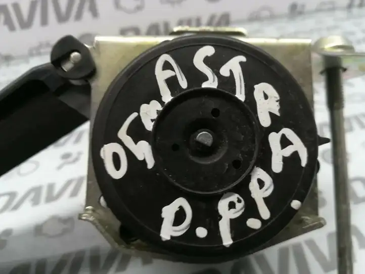 Opel Astra H (2004 - 2009) 601155500C Задний ремень безопасности — фото 3