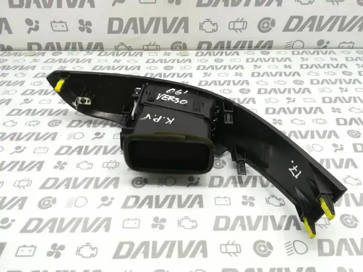 Toyota Corolla E120 E130 (2004 - 2007) 5568064020 Боковой воздушный дефлектор — фото 3