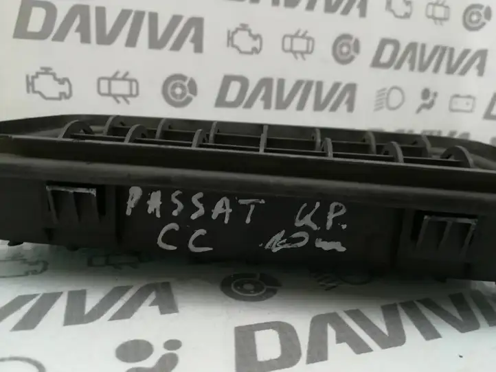 Volkswagen PASSAT B6 (2005 - 2010) Боковой воздушный дефлектор — фото 4