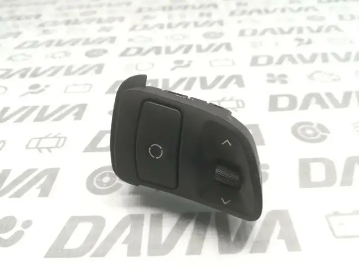Kia Ceed (2006 - 2010) 96720-1H200 Кнопки на рулевом колесе — фото 1