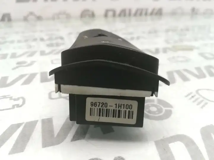 Kia Ceed (2006 - 2010) 96720-1H100 Кнопки на рулевом колесе — фото 4