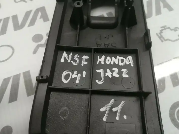 Honda Jazz (2004 - 2008) Накладка кнопки стеклоподъемника — фото 4