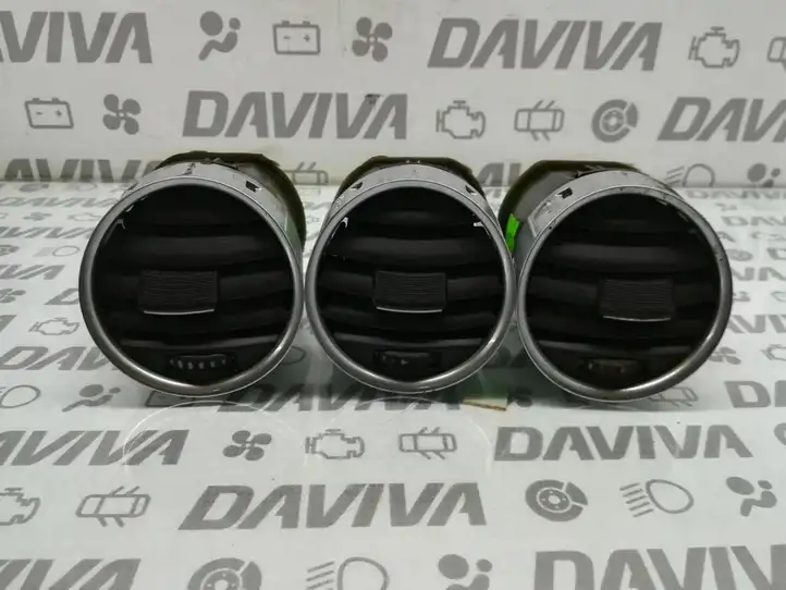 Audi A4 S4 B6 8E 8H (2000 - 2006) 8H0820951D Боковой воздушный дефлектор — фото 1