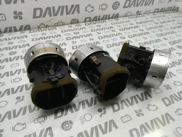 Audi A4 S4 B6 8E 8H (2000 - 2006) 8H0820951D Боковой воздушный дефлектор — фото 3