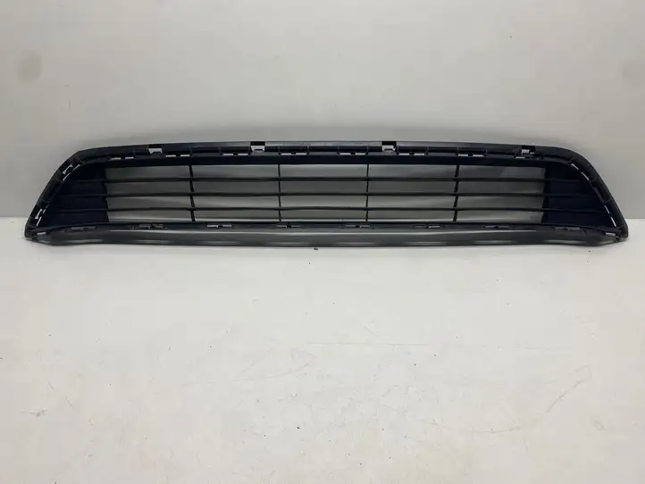 Toyota Avensis T270 (2015 - 2018) 5311205100 Нижняя решетка переднего бампера — фото 1