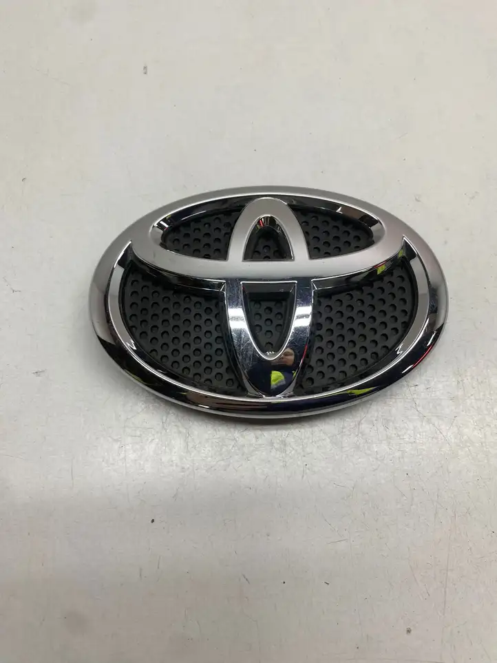 Toyota Auris E180 (2012 - 2018) 7531202120 Эмблема автомобиля — фото 1