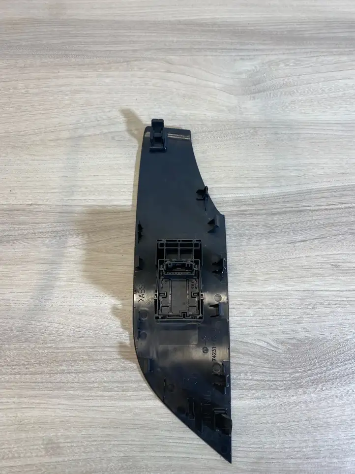 Toyota RAV 4 (XA50) (2018 - ) 7423142340 Кнопка стеклоподъемников — фото 5