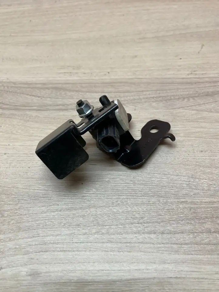 Nissan Juke I F15 (2010 - 2018) 985813JA0A Датчик удара SRS — фото 1