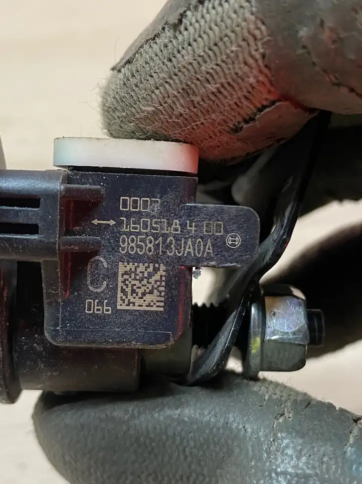 Nissan Juke I F15 (2010 - 2018) 985813JA0A Датчик удара SRS — фото 2