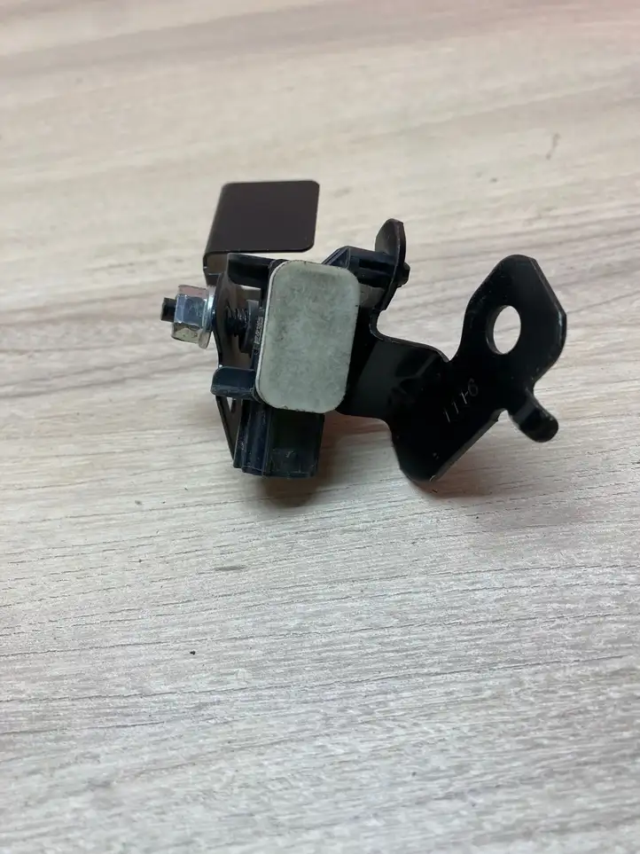 Nissan Juke I F15 (2010 - 2018) 985813JA0A Датчик удара SRS — фото 3