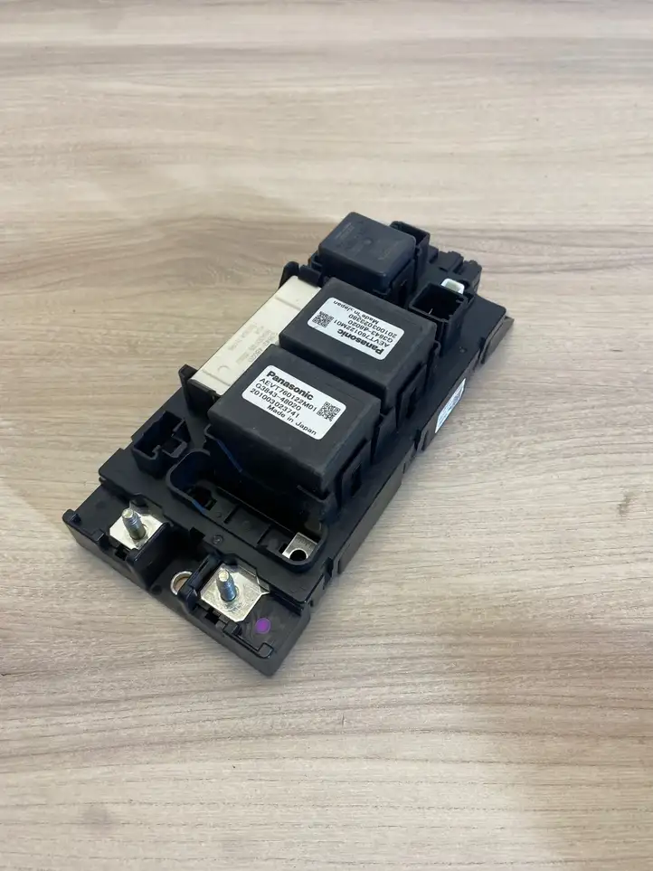 Toyota Prius (XW30) (2009 - 2015) 714050840A1 Блок предохранителей — фото 10
