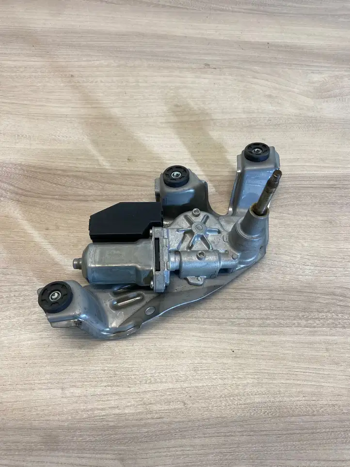 Toyota Auris E180 (2012 - 2018) 8513002050 Двигатель стеклоочистителей — фото 1