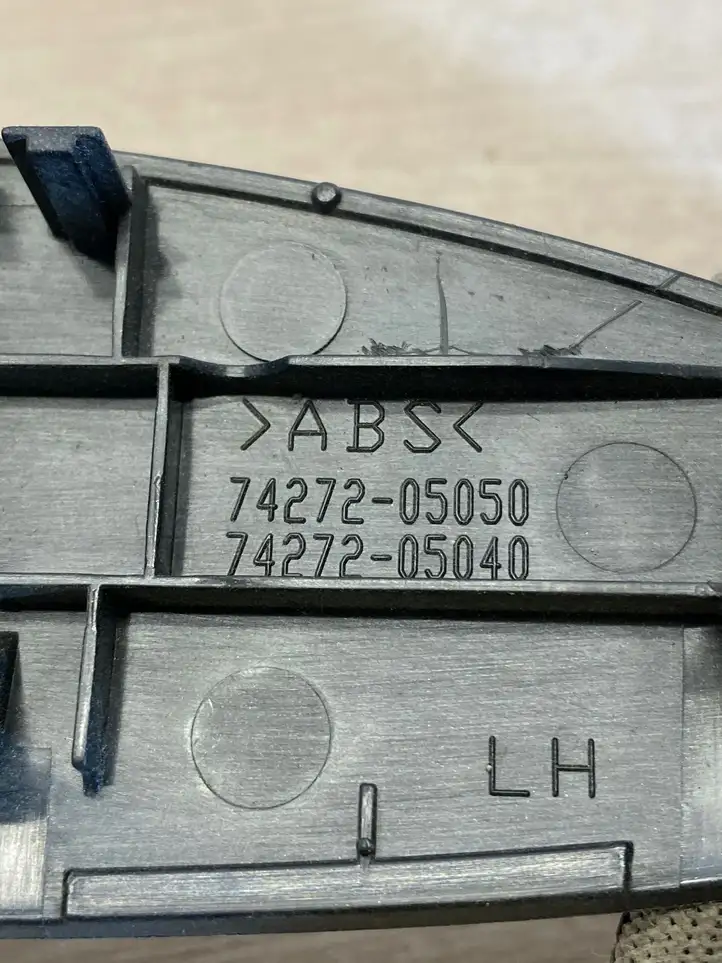 Toyota Avensis T270 (2009 - 2012) 7427205050 Блок кнопок стеклоподъемников — фото 2