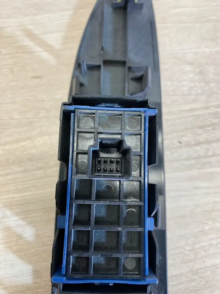 Toyota Avensis T270 (2009 - 2012) 7427205050 Блок кнопок стеклоподъемников — фото 4