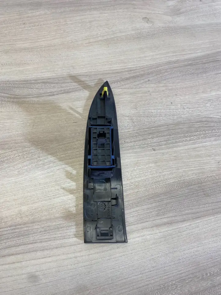 Toyota Avensis T270 (2009 - 2012) 7427205050 Блок кнопок стеклоподъемников — фото 5