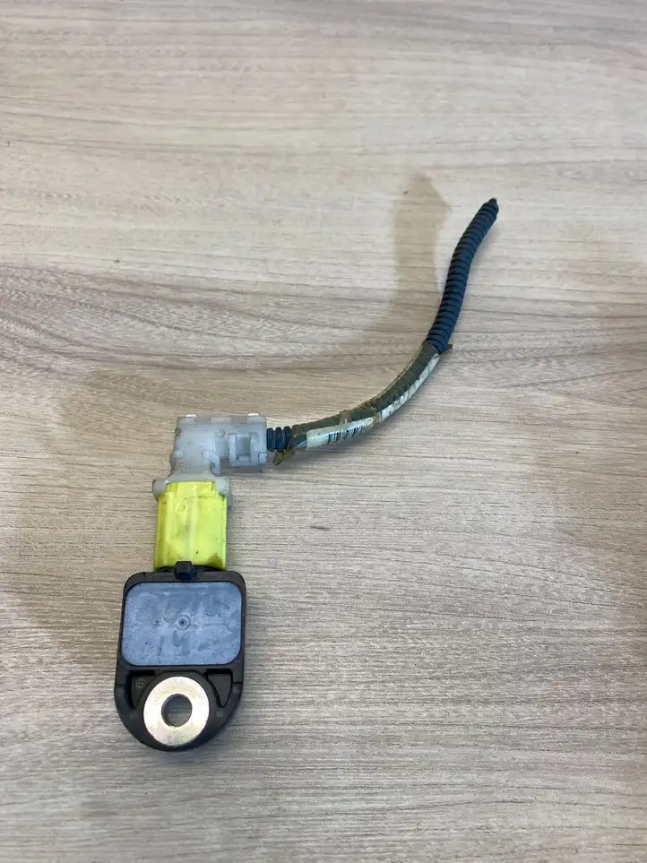Toyota Auris E180 (2012 - 2018) 8917302090 Датчик удара SRS — фото 4