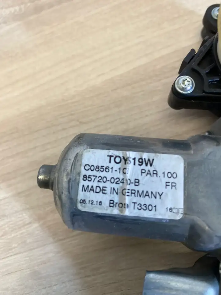 Toyota Auris E180 (2012 - 2018) 961919101 Стеклоподъемник задней двери — фото 3