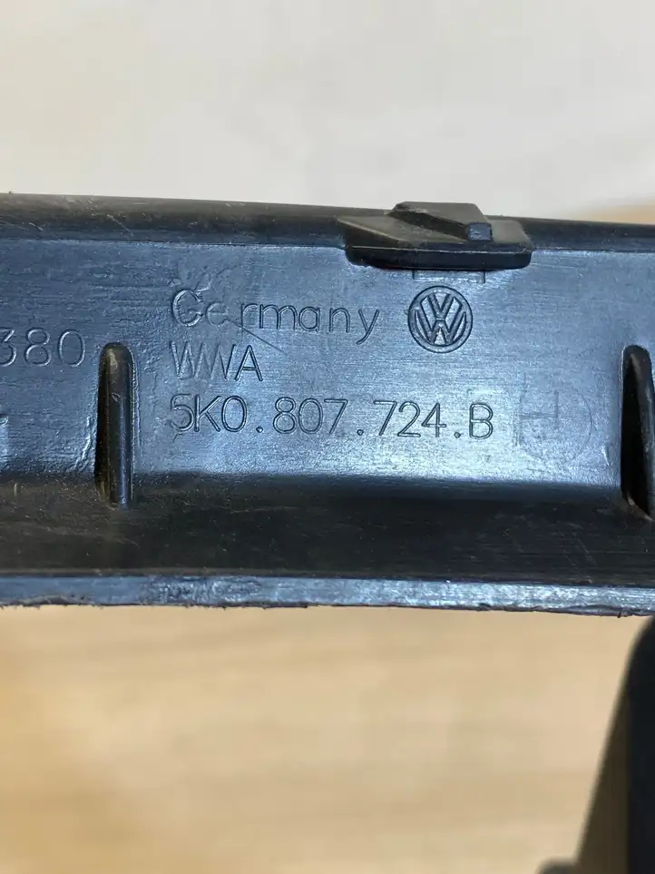 Volkswagen Golf VI (2009 - 2013) 5k0807724b Кронштейн переднего бампера — фото 1
