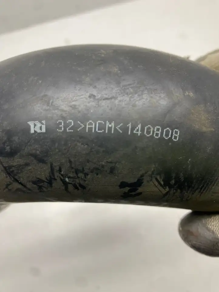 Toyota RAV 4 (XA40) (2012 - 2018) 140808 Трубка подачи воздуха — фото 1