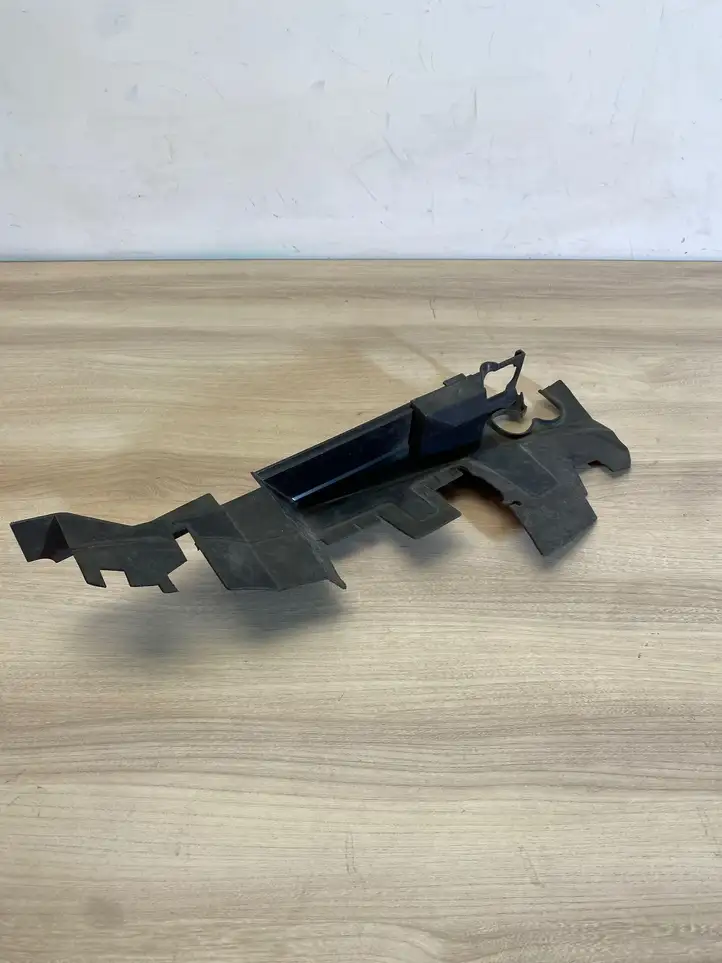 Volkswagen PASSAT B5.5 (2001 - 2005) 3b0121283D Детали воздухозаборника — фото 1