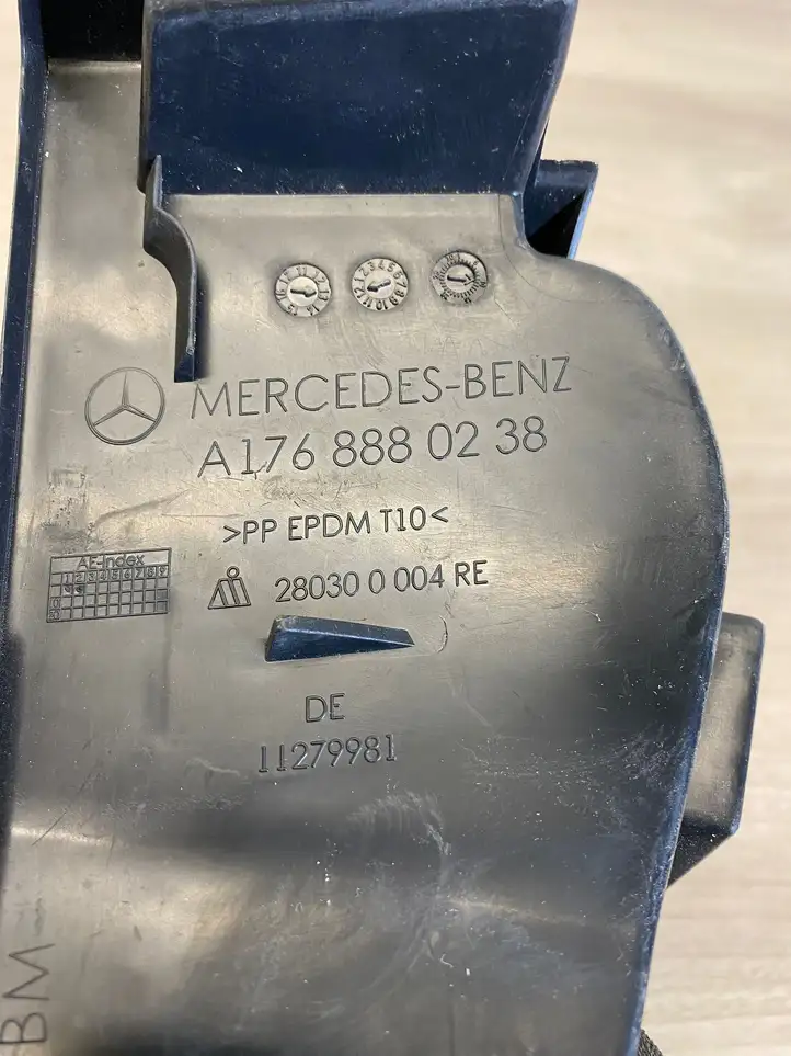 Mercedes-Benz B-class W246 (2011 - 2014) A1768880238 Дефлектор воздуха — фото 7