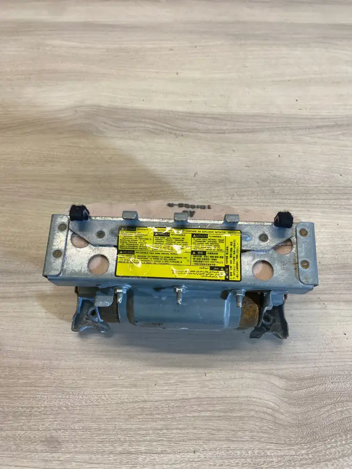 Toyota Auris 150 (2006 - 2012) Подушка безопасности пассажира — фото 5