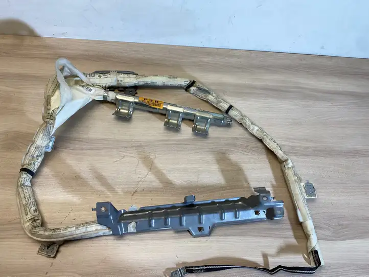 Toyota Corolla Verso AR10 (2004 - 2009) 621700f010 Боковая подушка безопасности шторка — фото 1