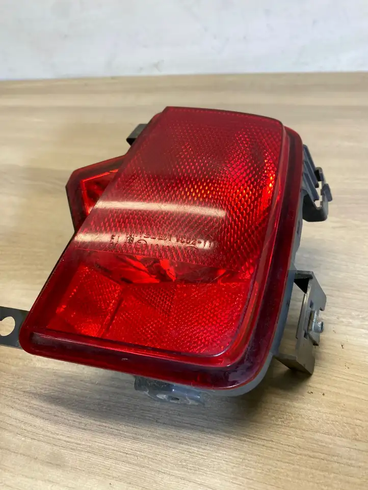 Subaru Outback (2007 - 2009) A048695 Дополнительный стоп фонарь — фото 1