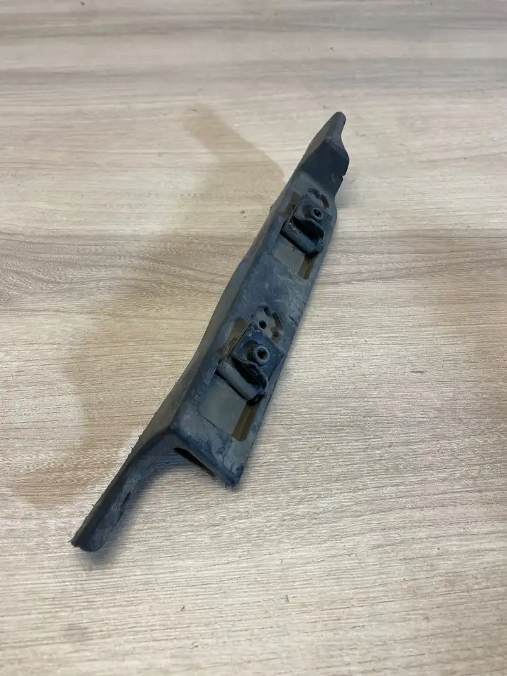 Toyota Yaris (2014 - 2019) 838510d070 Кронштейн переднего бампера — фото 4
