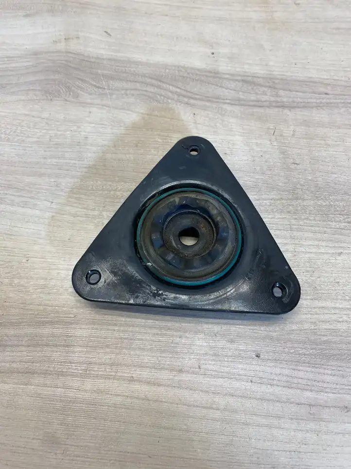 Nissan Qashqai (2013 - 2017) 543206968r Резиновая опора пружины — фото 1