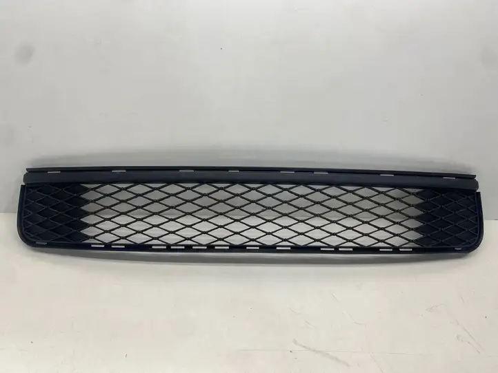 Toyota Auris 150 (2006 - 2012) 5311202250 Нижняя решетка переднего бампера — фото 1