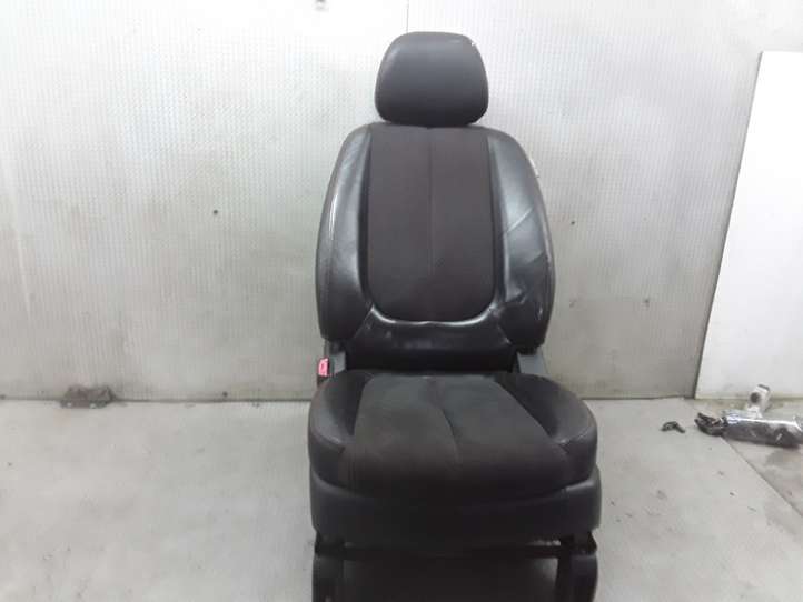 Kia Carens (2006 - 2012)   Комплект отделки дверей