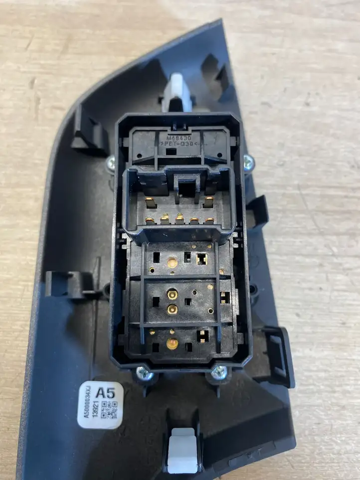 Honda CR-V (2012 - 2016) A5000033xj13921 Накладка кнопки стеклоподъемника — фото 3