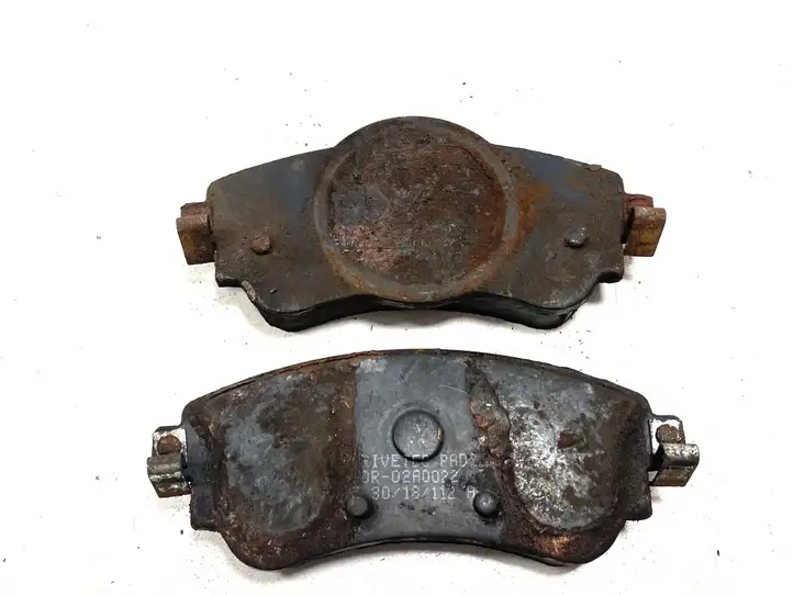 Citroen C4 (2011 - 2016) 90R02A0022 Передние тормозные колодки — фото 2