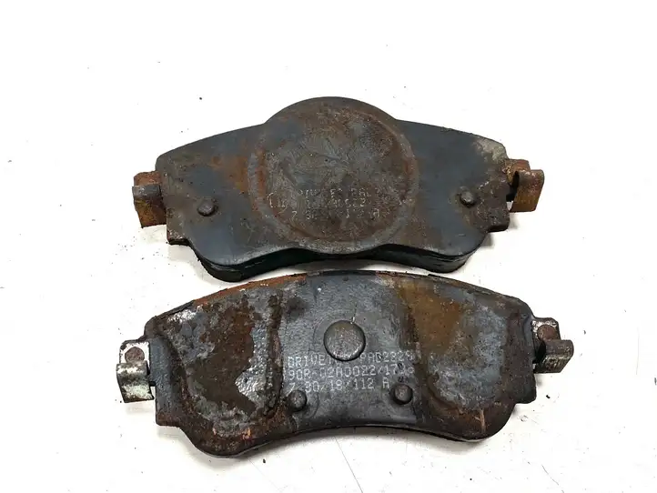 Citroen C4 (2011 - 2016) 90R02A0022 Передние тормозные колодки — фото 3
