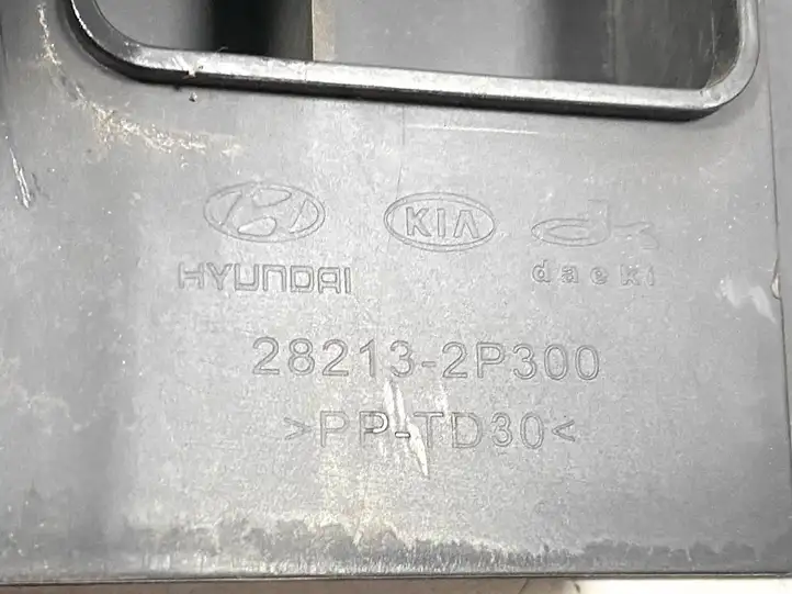 Kia Sorento (2009 - 2014) 282132P300 Детали воздухозаборника — фото 2